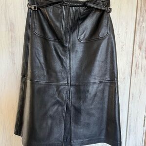 Zara Woman 100% leather skirt size 8 Black